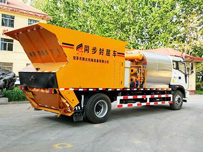 同步封層車 (2).jpg 路達同步封層車